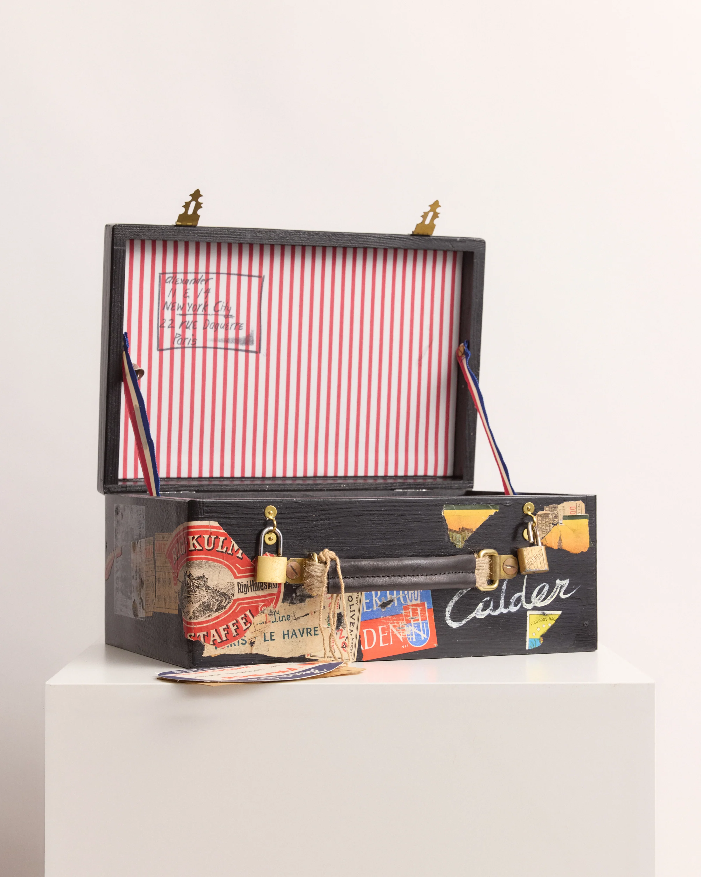 Calder Suitcase Box - Image 12