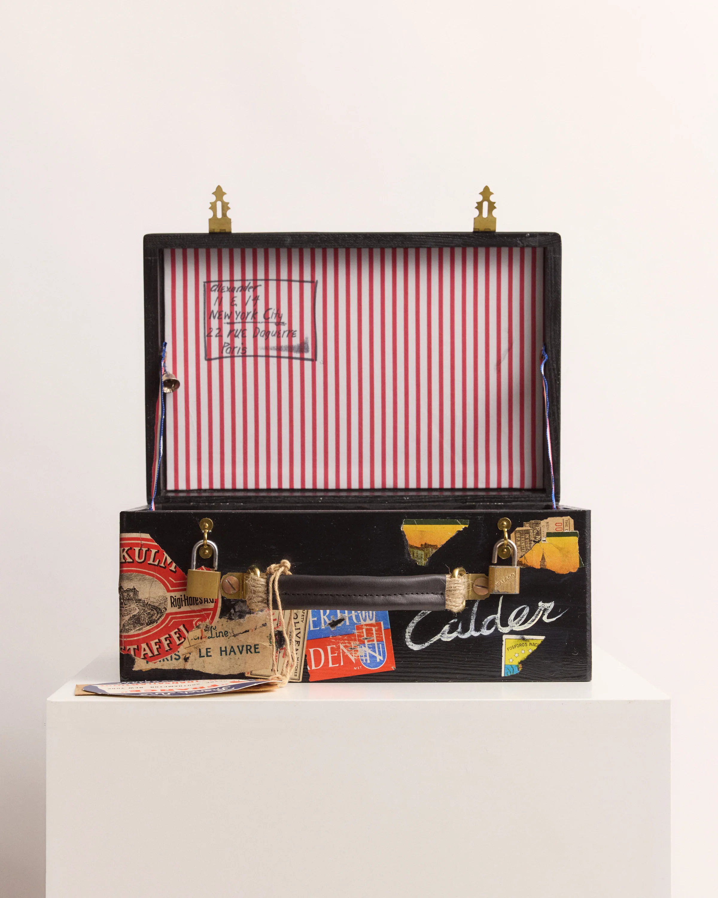 Calder Suitcase Box - Image 13
